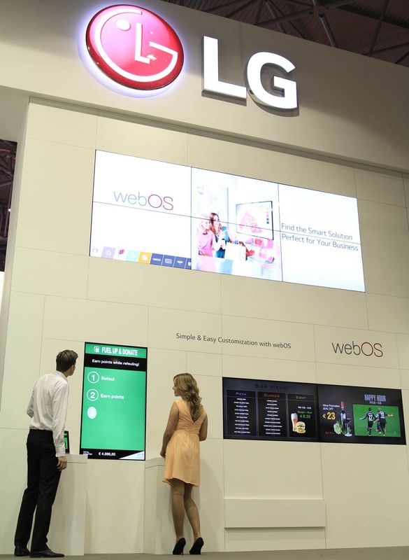 LG Smart Platform Signage with webOS 02_ISE 2015-small
