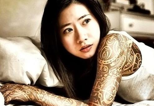 wow-tattoo-girl