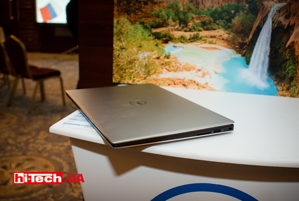 У ноутбука Dell XPS 13 корпус выполнен с применением алюминия и карбона
