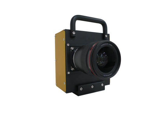 Прототип камеры, оборудованной новым CMOS-сенсором (на снимке с объективом EF 35 мм f/1.4 USM)