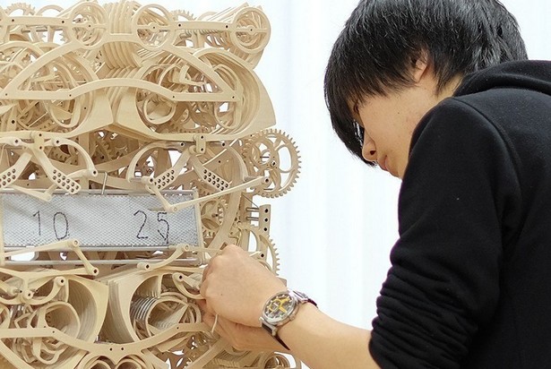 plock-wooden-automaton-clock-suzuki-kango-aBlogtoWatch-23-860x576
