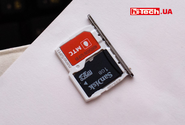 В телефон можно установить или одну nano-SIM-карту вместе с картой памяти microSD, или две nano-SIM-карты. <a href=