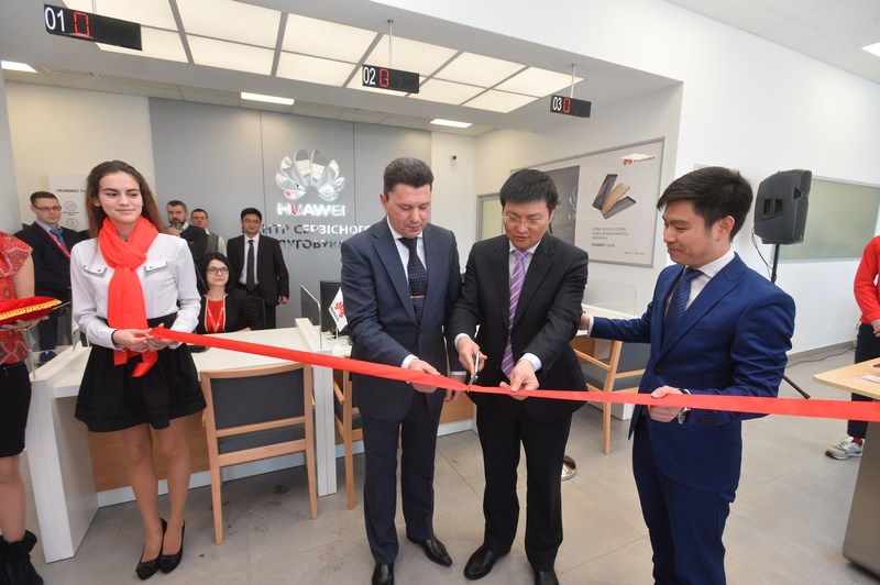 Huawei_Service centre opening_Photo
