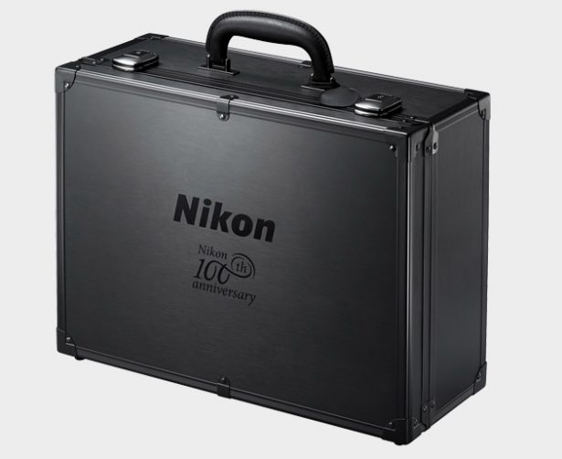 Кейс-упаковка юбилейной камеры Nikon D5